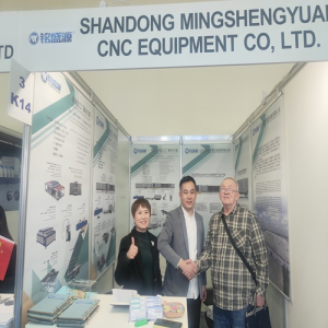 General Manager and client sign cooperation agreement